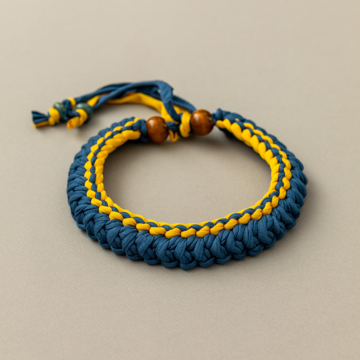 Collana ottanio e giallo