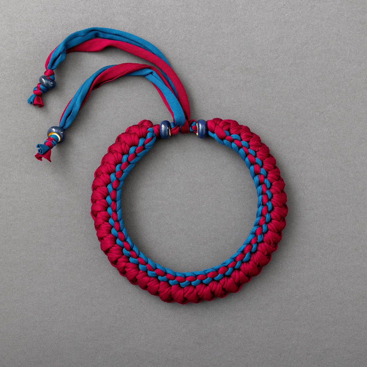Collana bordeaux e ottanio