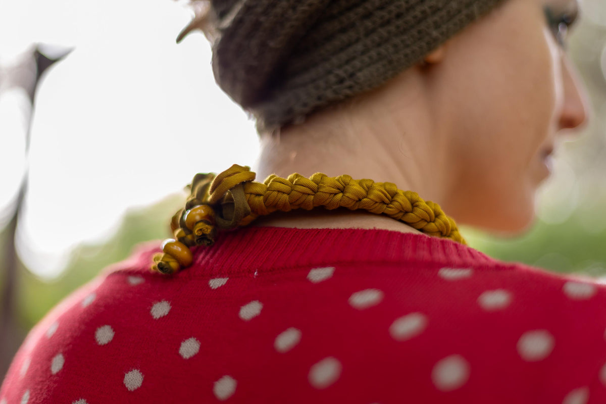 Collana senape e verde militare