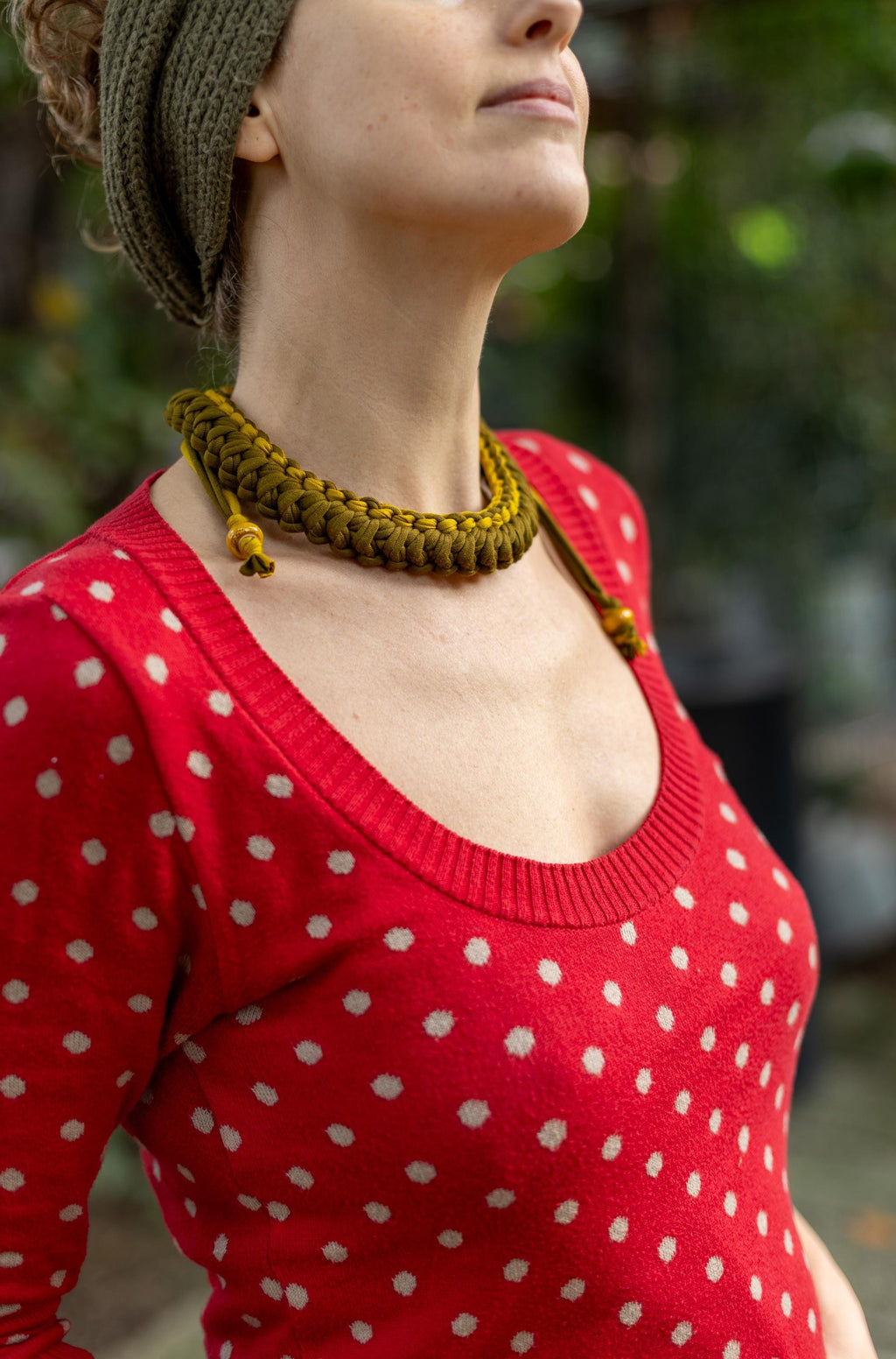 Collana verde militare e senape