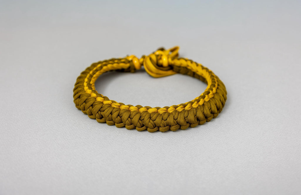 Collana verde militare e senape