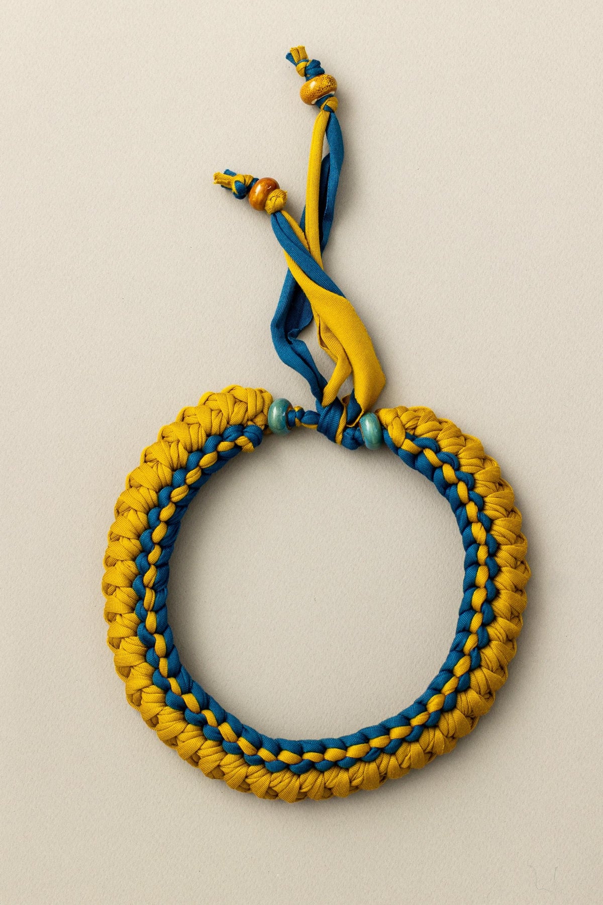 Collana senape e ottanio