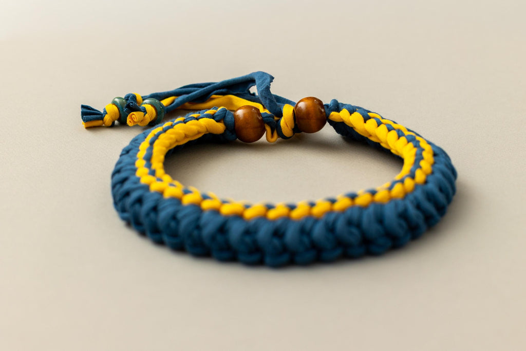 Collana ottanio e giallo