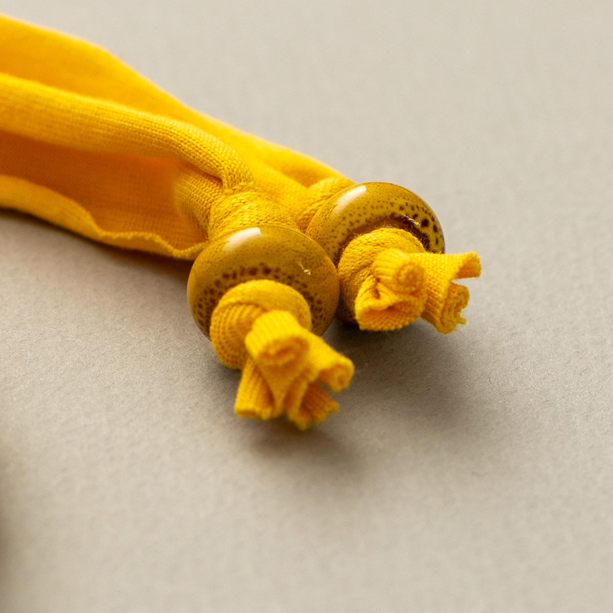 Collana giallo papera