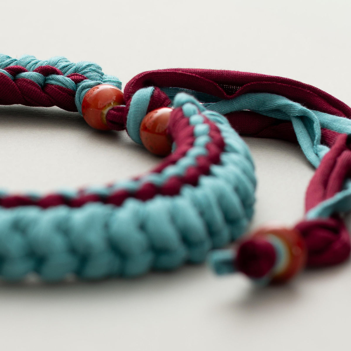 Collana verde acqua e bordeaux