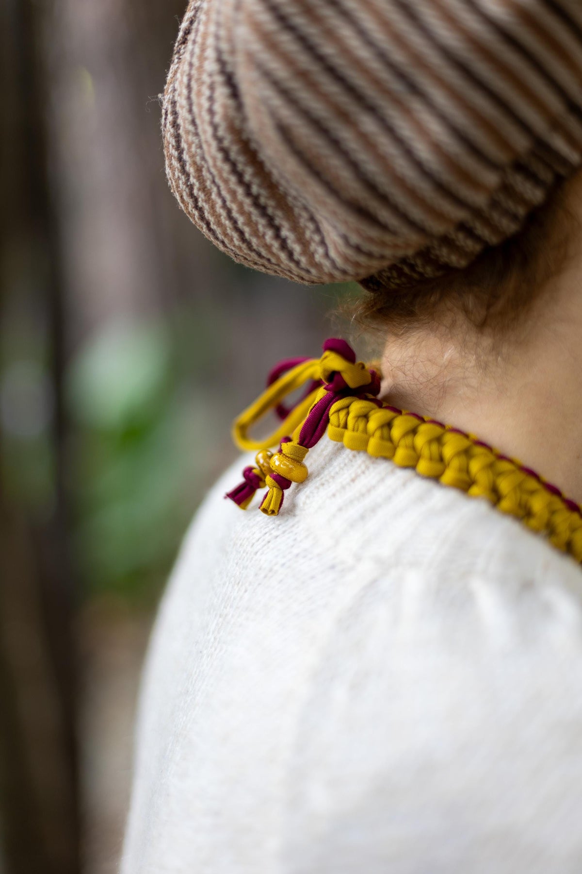 Collana senape e bordeaux