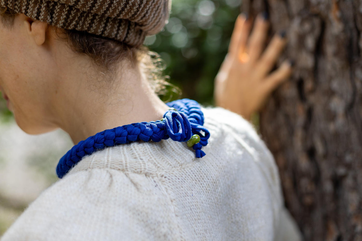 Collana blu elettrico
