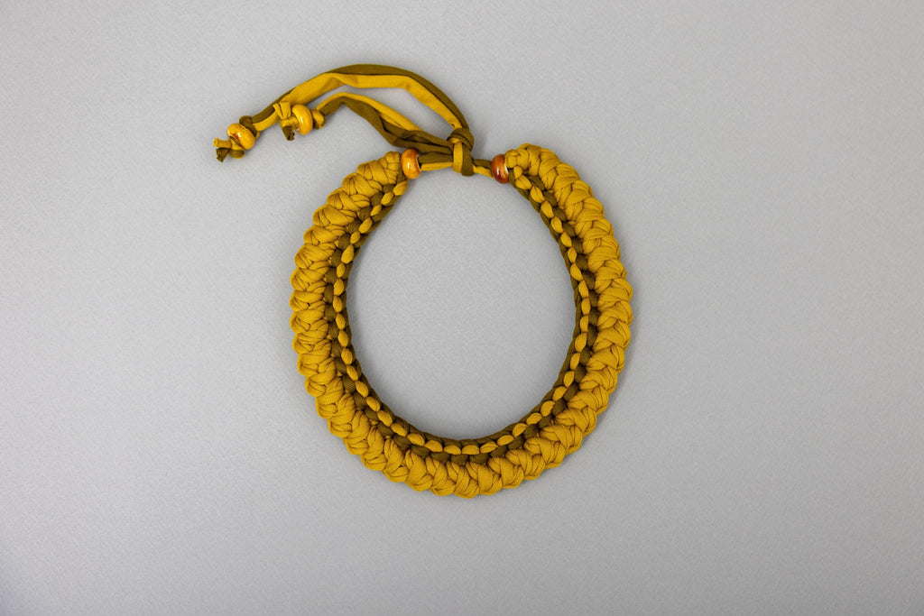 Collana senape e verde militare