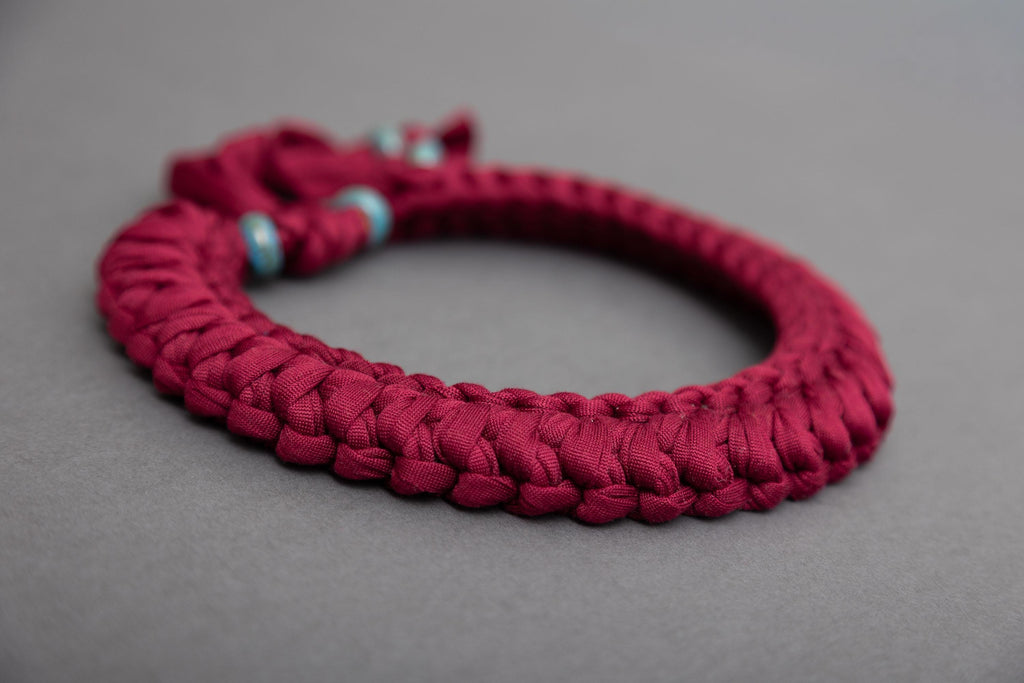 Collana rosso vino