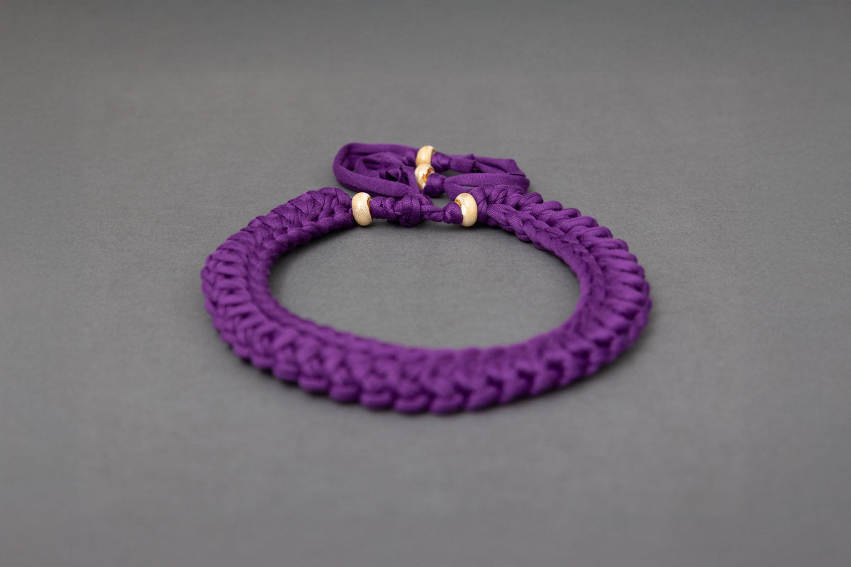 Collana viola intenso