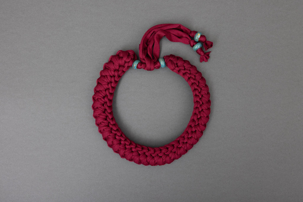 Collana rosso vino